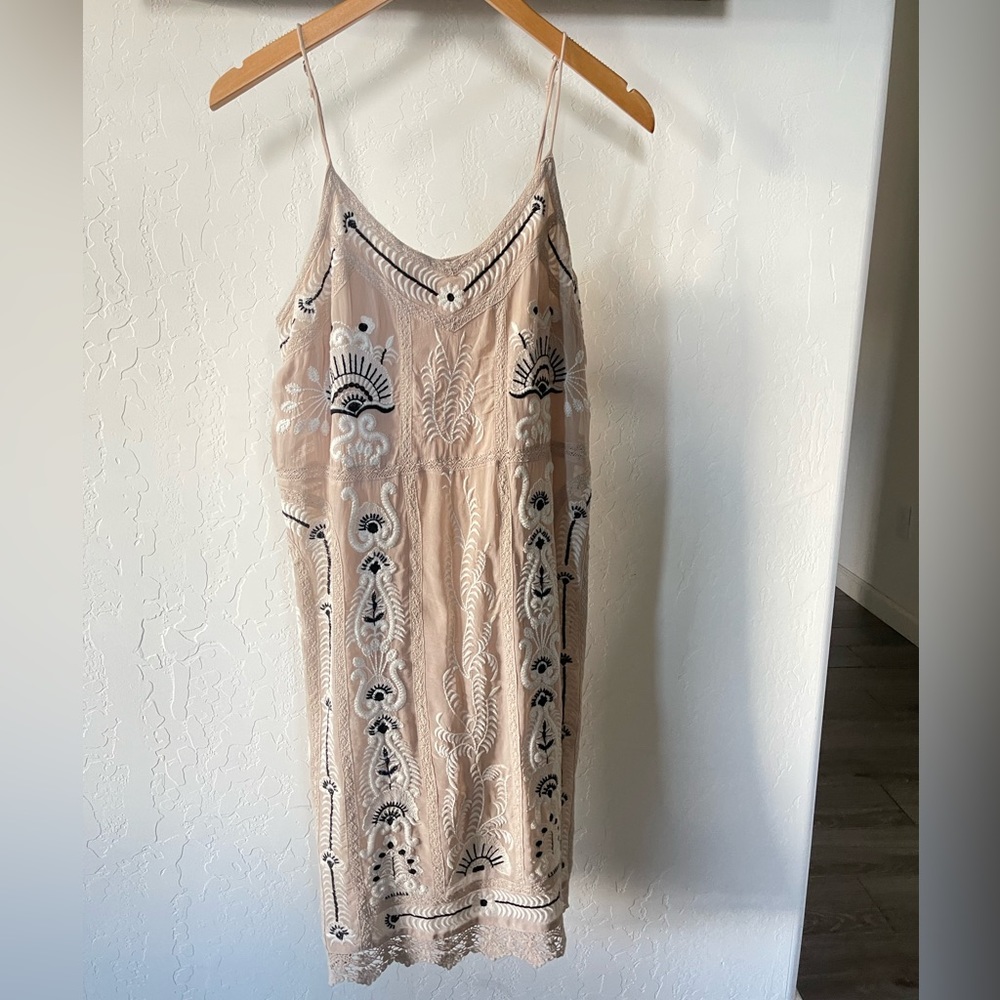 MAEVE/Anthro Boho Style Beige Embroidered Floral Dress, Spaghetti Strap—Size S••